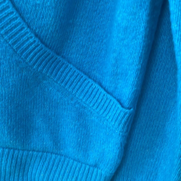 VINCE CAMUTO V Neck Sweater/Pull Over/ Turquoise/ long Sleeve - Picture 10 of 10